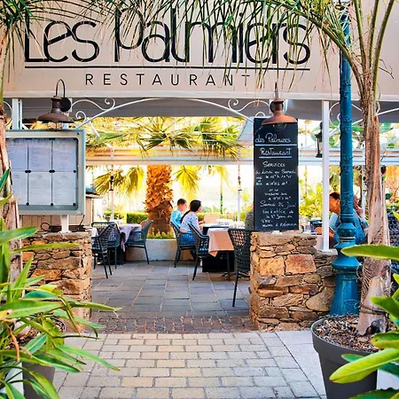 Les Palmiers 3* سانت ماكسيم